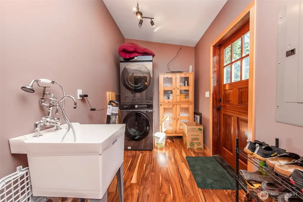 1833 Eaglemount Road Port Townsend WA 98368