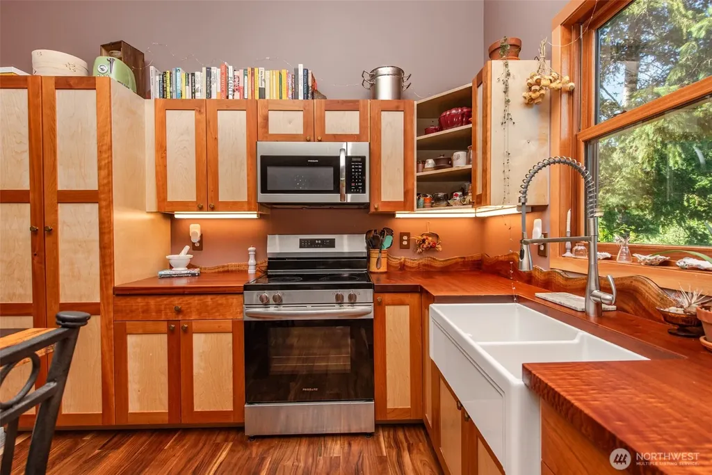 1833 Eaglemount Road Port Townsend WA 98368