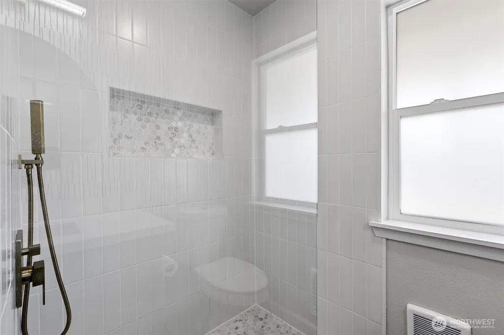 6400 44th Avenue S Seattle WA 98118