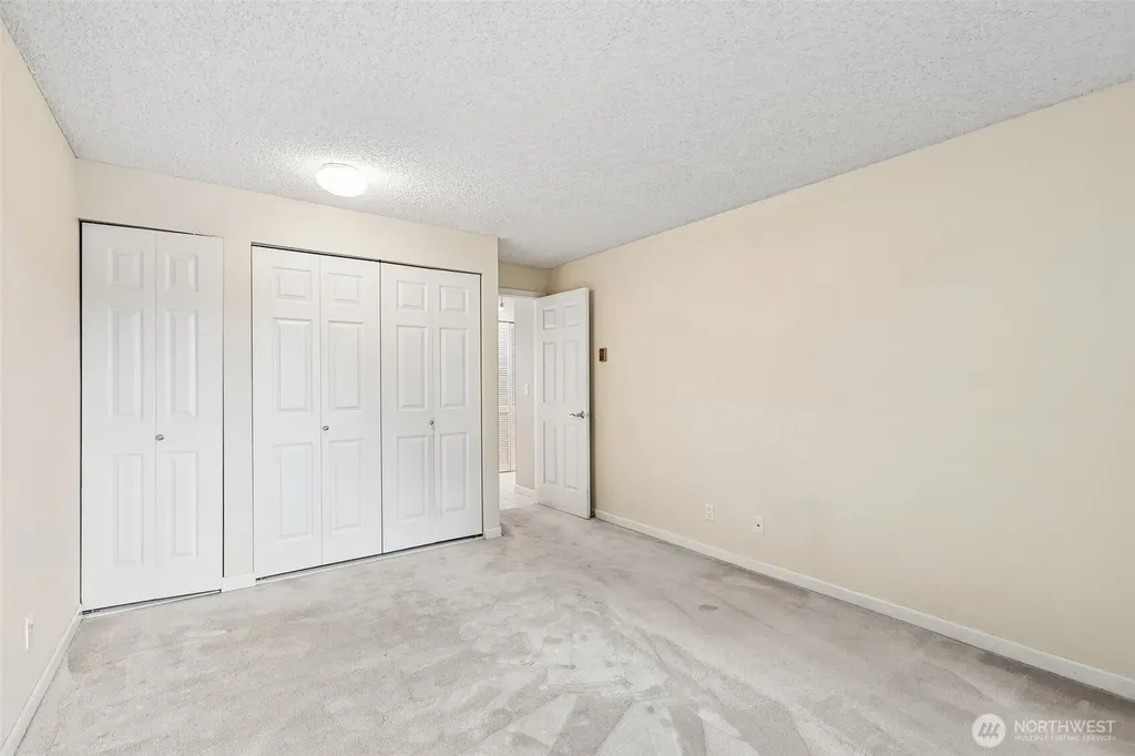 2222 NE 92nd Street Seattle WA 98115