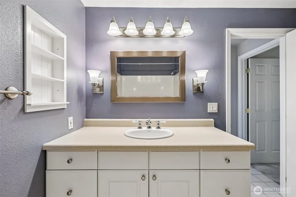 2222 NE 92nd Street Seattle WA 98115