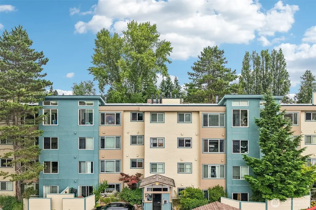 2222 NE 92nd Street Seattle WA 98115