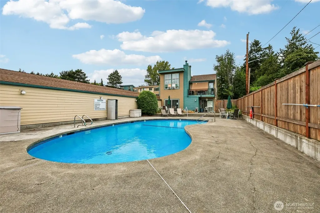 2222 NE 92nd Street Seattle WA 98115