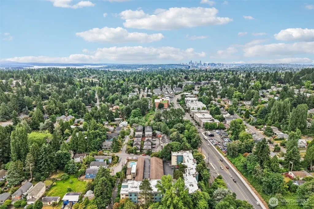 2222 NE 92nd Street Seattle WA 98115