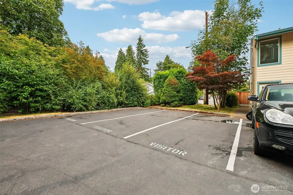 2222 NE 92nd Street Seattle WA 98115