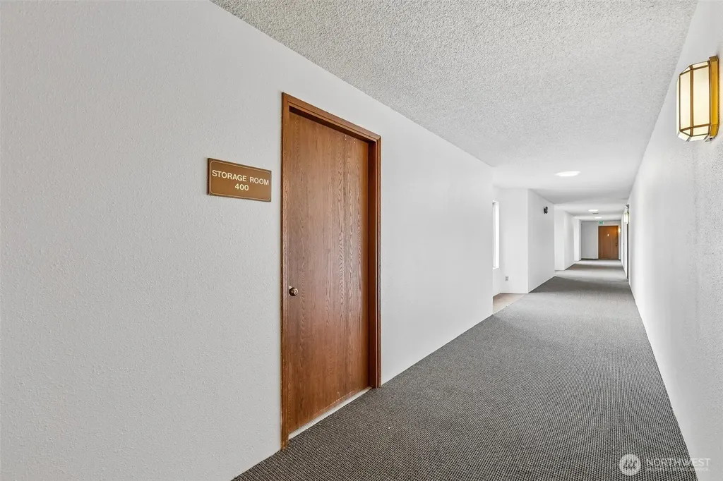 2222 NE 92nd Street Seattle WA 98115
