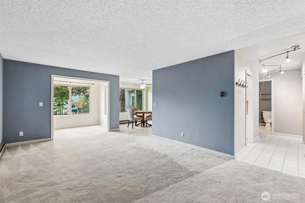 2222 NE 92nd Street Seattle WA 98115