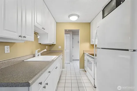 2222 NE 92nd Street Seattle WA 98115