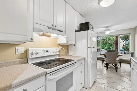 2222 NE 92nd Street Seattle WA 98115