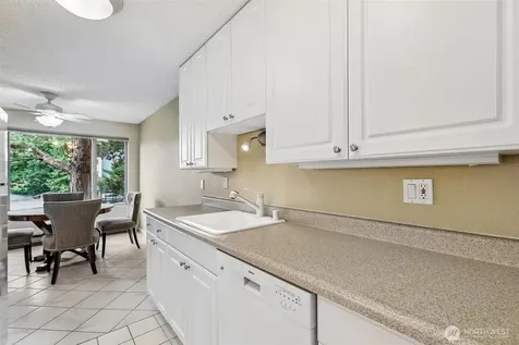 2222 NE 92nd Street Seattle WA 98115