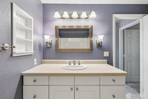 2222 NE 92nd Street Seattle WA 98115