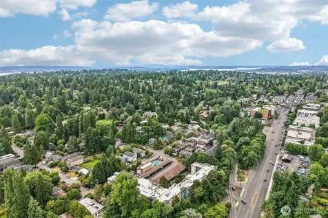 2222 NE 92nd Street Seattle WA 98115