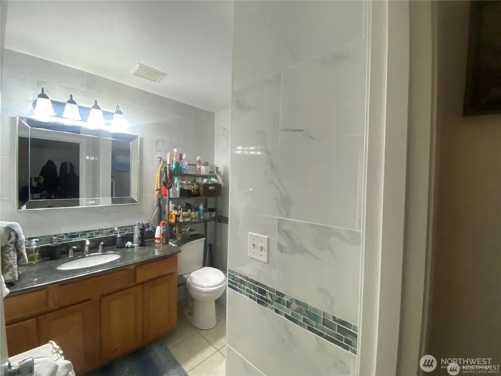 10453 1st Avenue SW Seattle WA 98146