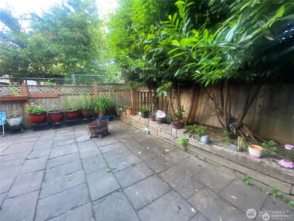 10453 1st Avenue SW Seattle WA 98146
