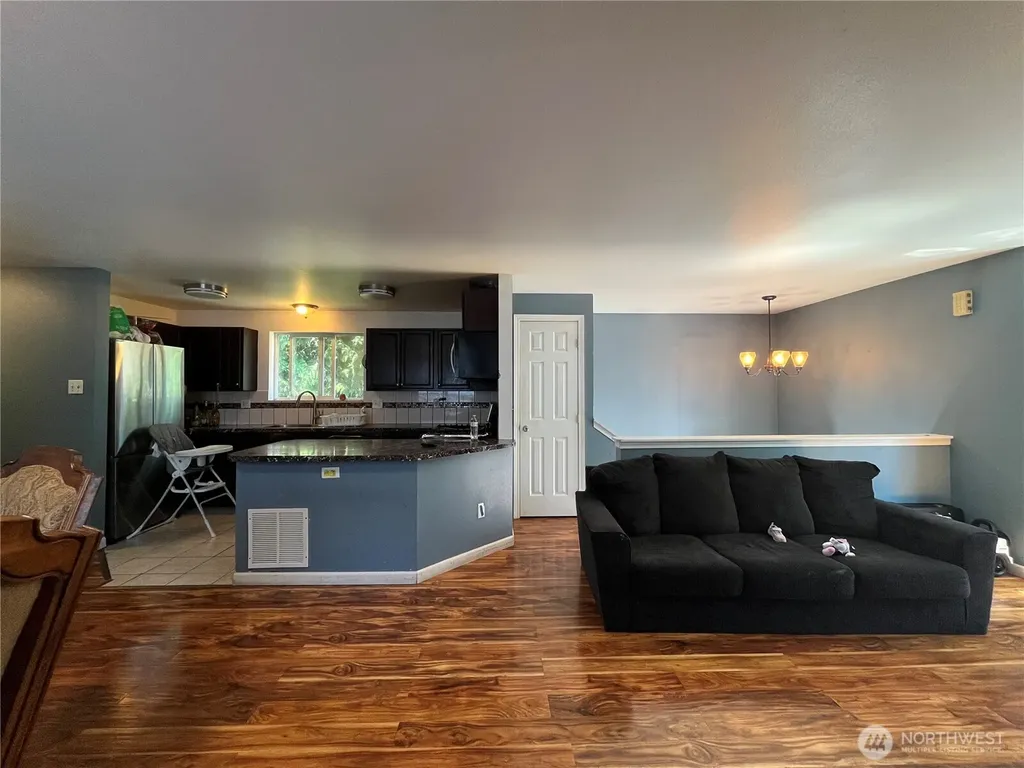 10453 1st Avenue SW Seattle WA 98146