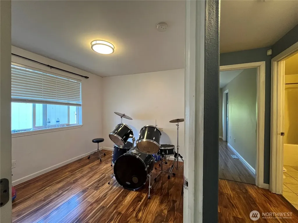 10453 1st Avenue SW Seattle WA 98146