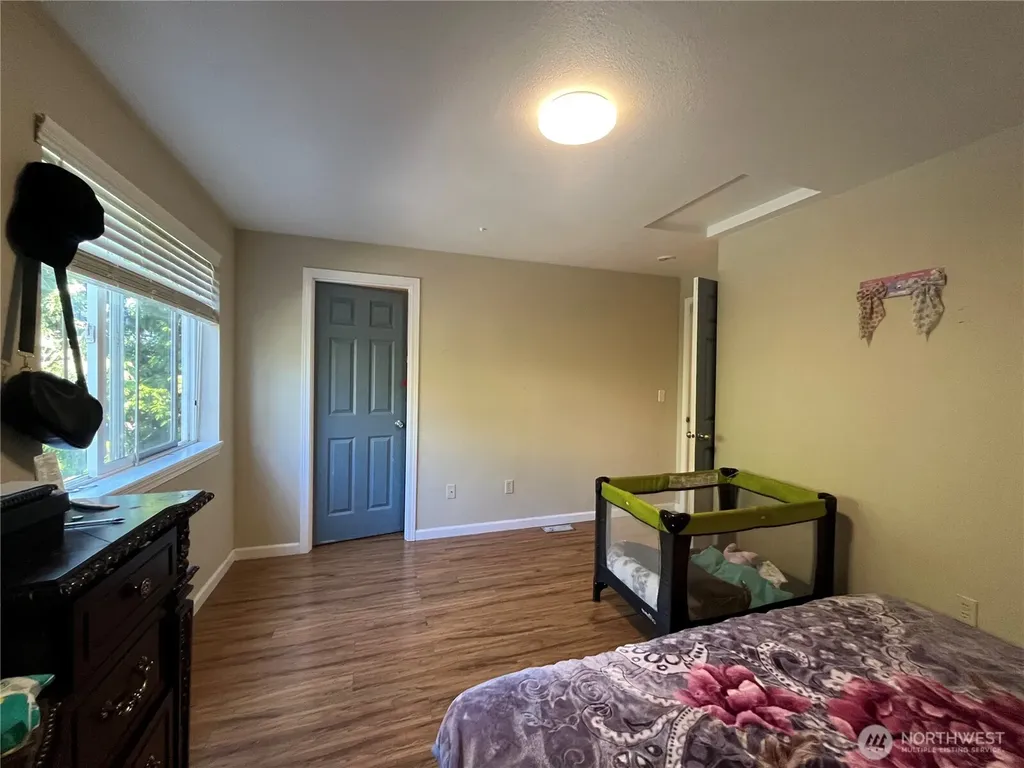 10453 1st Avenue SW Seattle WA 98146
