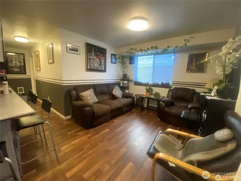 10453 1st Avenue SW Seattle WA 98146