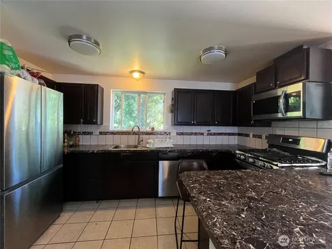 10453 1st Avenue SW Seattle WA 98146