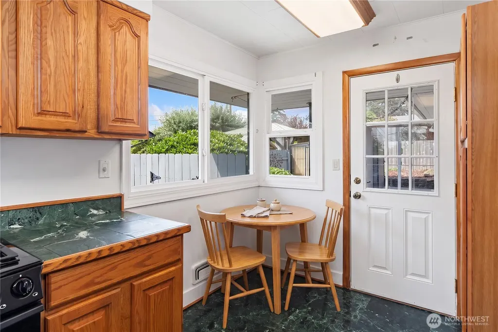 2007 Trenton Avenue Bremerton WA 98310