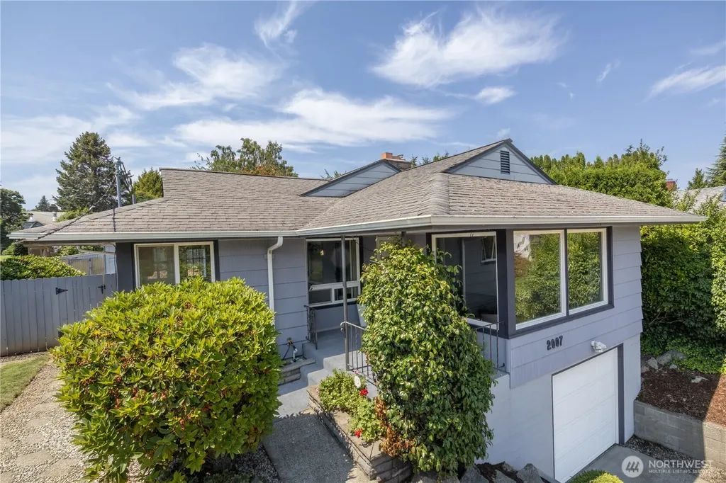 2007 Trenton Avenue Bremerton WA 98310
