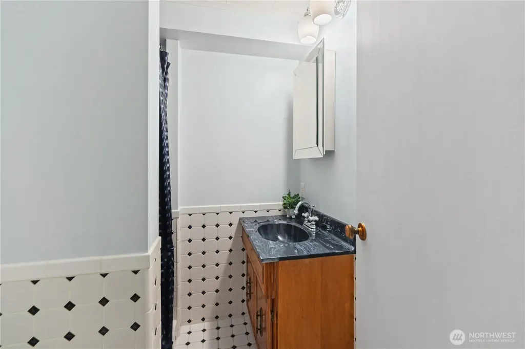 2007 Trenton Avenue Bremerton WA 98310