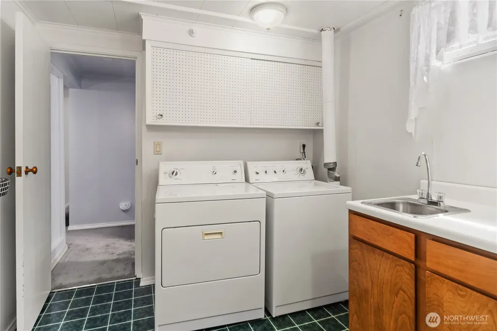 2007 Trenton Avenue Bremerton WA 98310