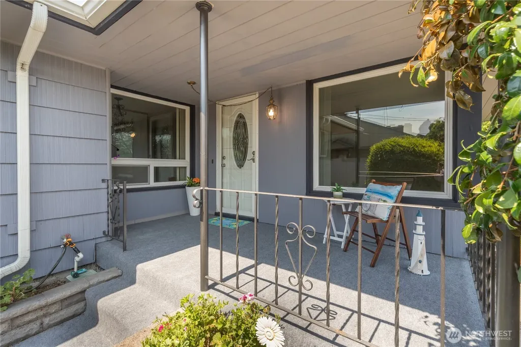 2007 Trenton Avenue Bremerton WA 98310