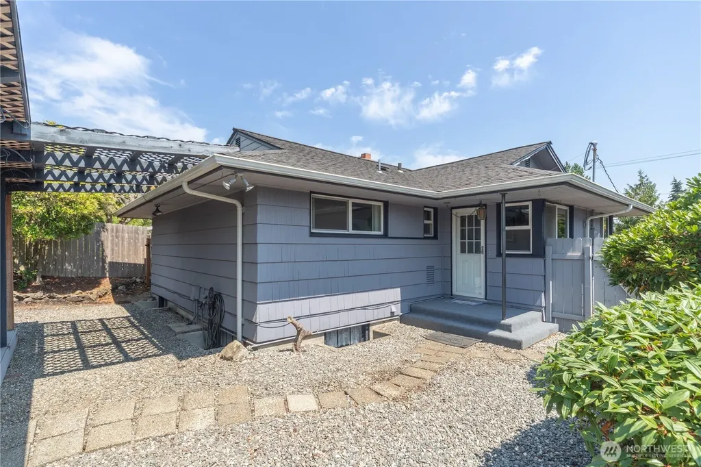 2007 Trenton Avenue Bremerton WA 98310