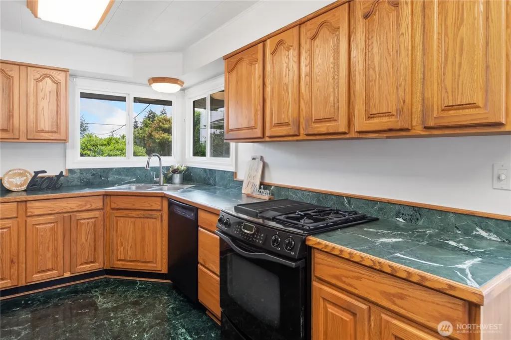 2007 Trenton Avenue Bremerton WA 98310