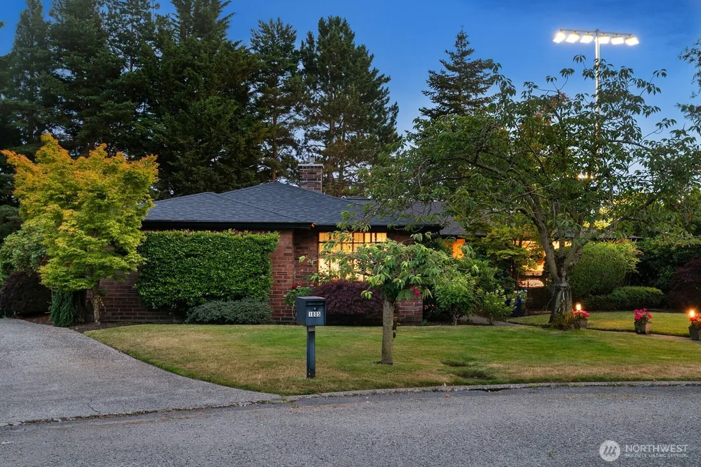 1805 NW 95th Street Seattle WA 98117