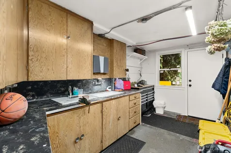 1805 NW 95th Street Seattle WA 98117