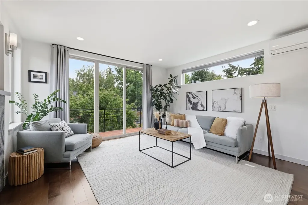 6114 8th Avenue NW Seattle WA 98107