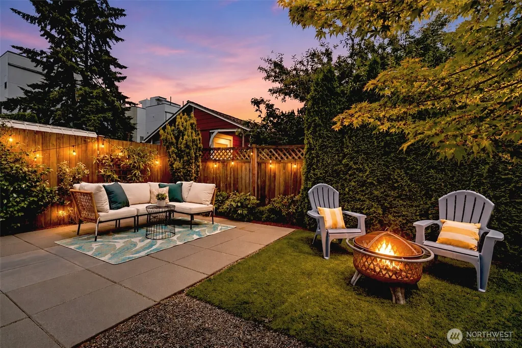 6114 8th Avenue NW Seattle WA 98107