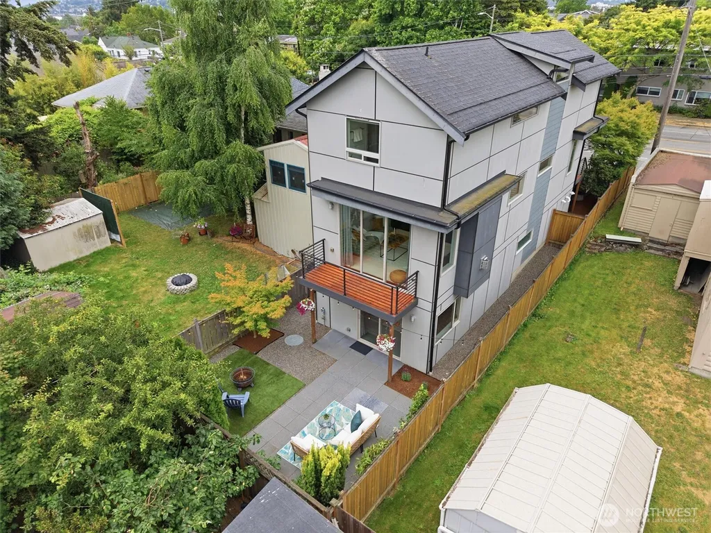 6114 8th Avenue NW Seattle WA 98107