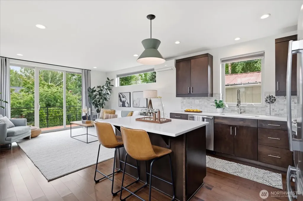6114 8th Avenue NW Seattle WA 98107