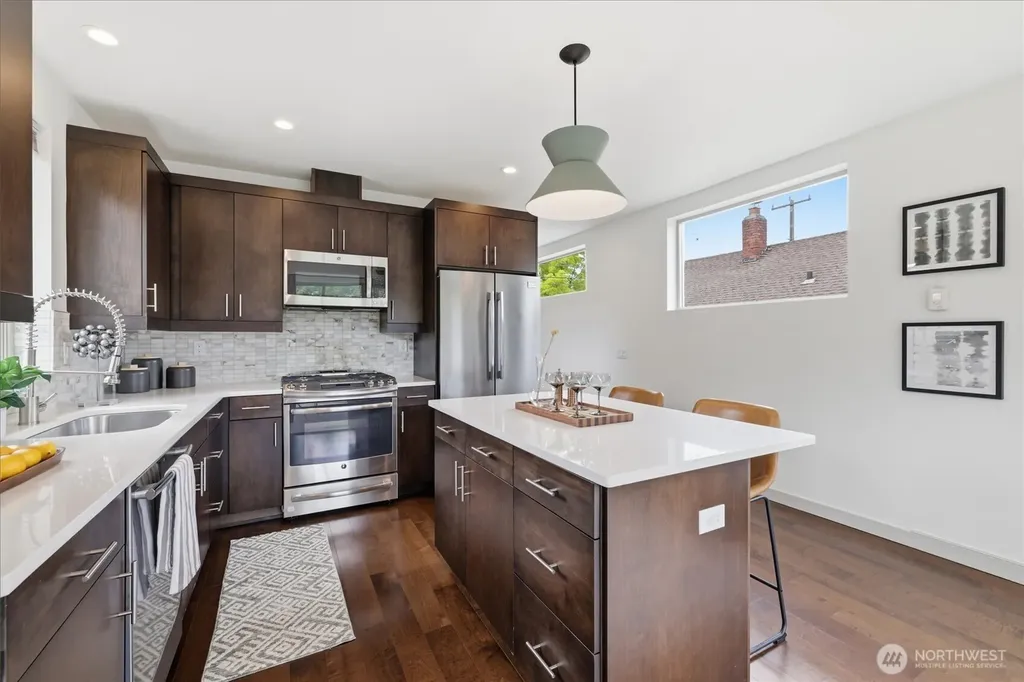 6114 8th Avenue NW Seattle WA 98107