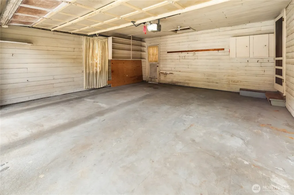4311 Greenwood Avenue N Seattle WA 98103
