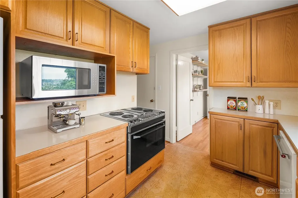 4311 Greenwood Avenue N Seattle WA 98103