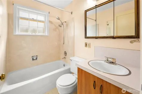 4311 Greenwood Avenue N Seattle WA 98103