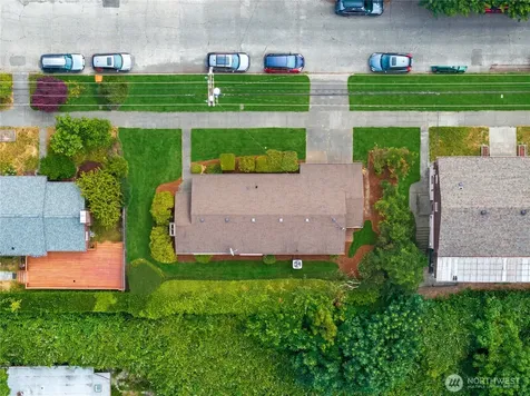 4311 Greenwood Avenue N Seattle WA 98103