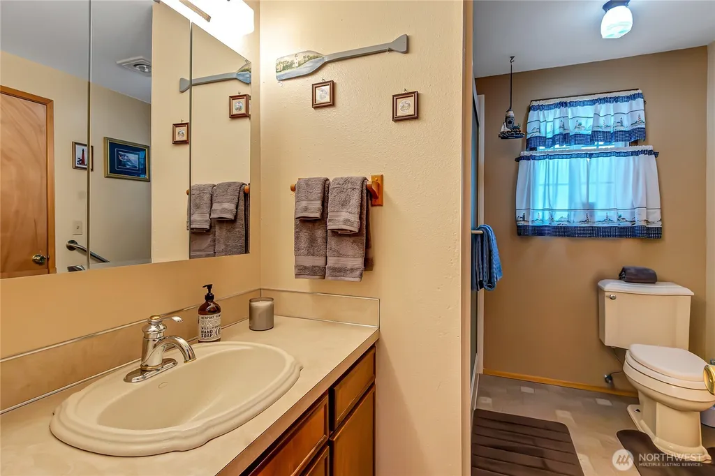 10035 Grove Road SE Yelm WA 98597