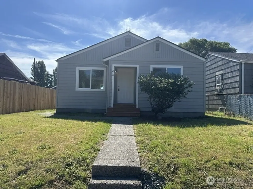 210 24th Avenue Longview WA 98632