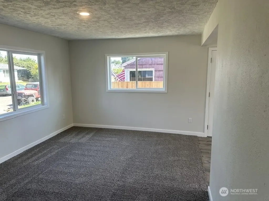 210 24th Avenue Longview WA 98632