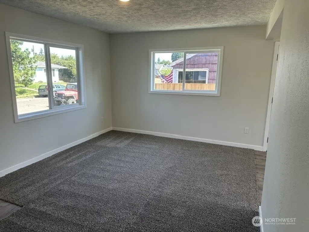 210 24th Avenue Longview WA 98632
