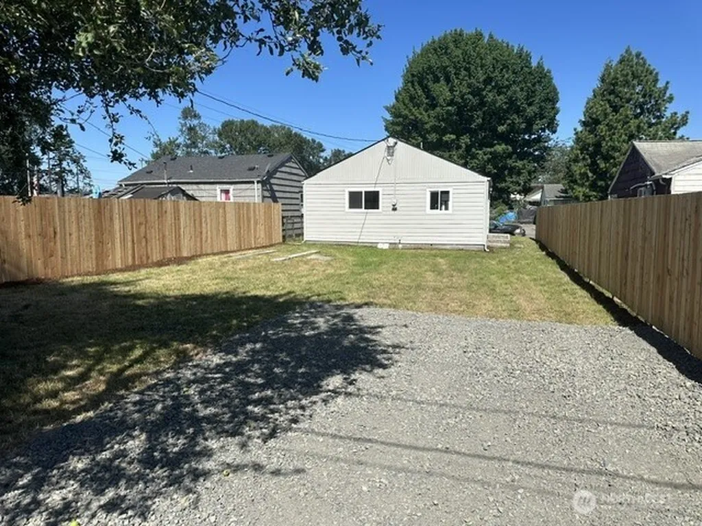 210 24th Avenue Longview WA 98632