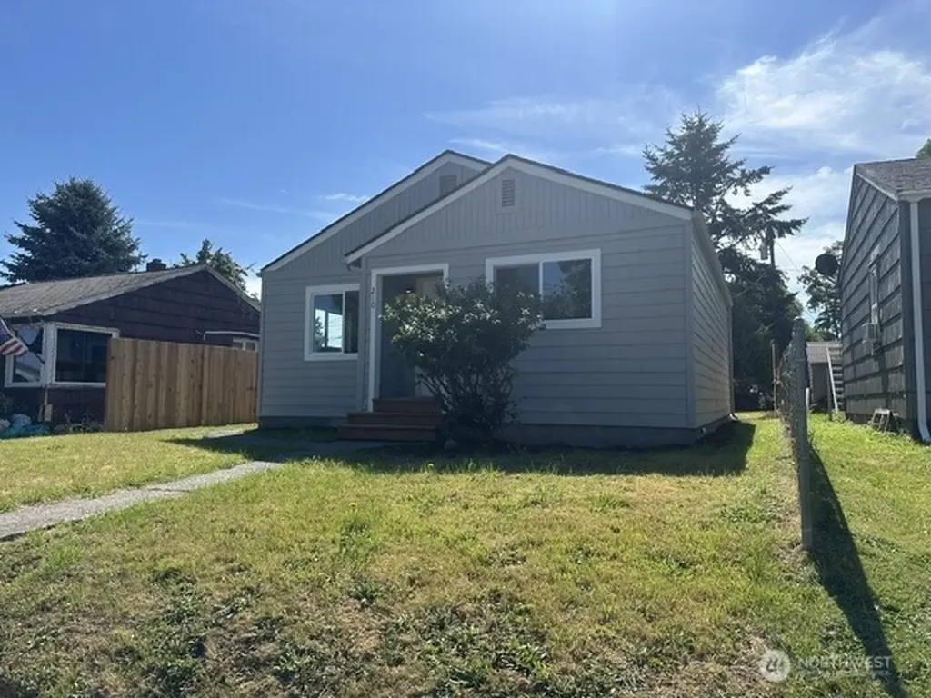 210 24th Avenue Longview WA 98632