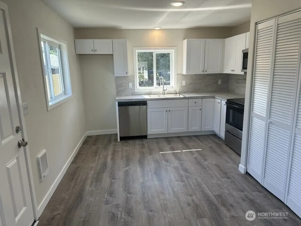 210 24th Avenue Longview WA 98632