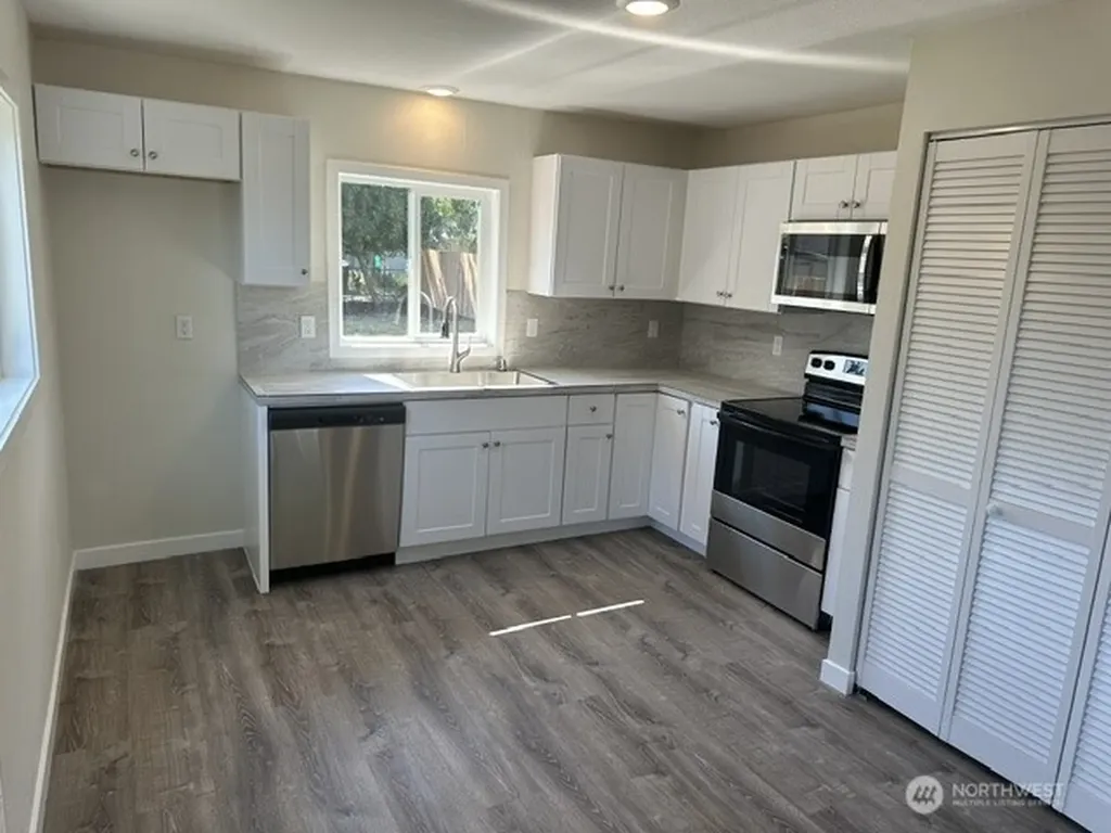210 24th Avenue Longview WA 98632