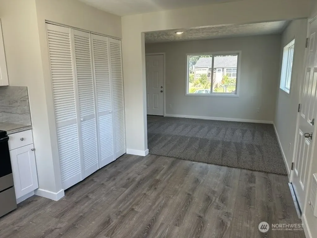 210 24th Avenue Longview WA 98632